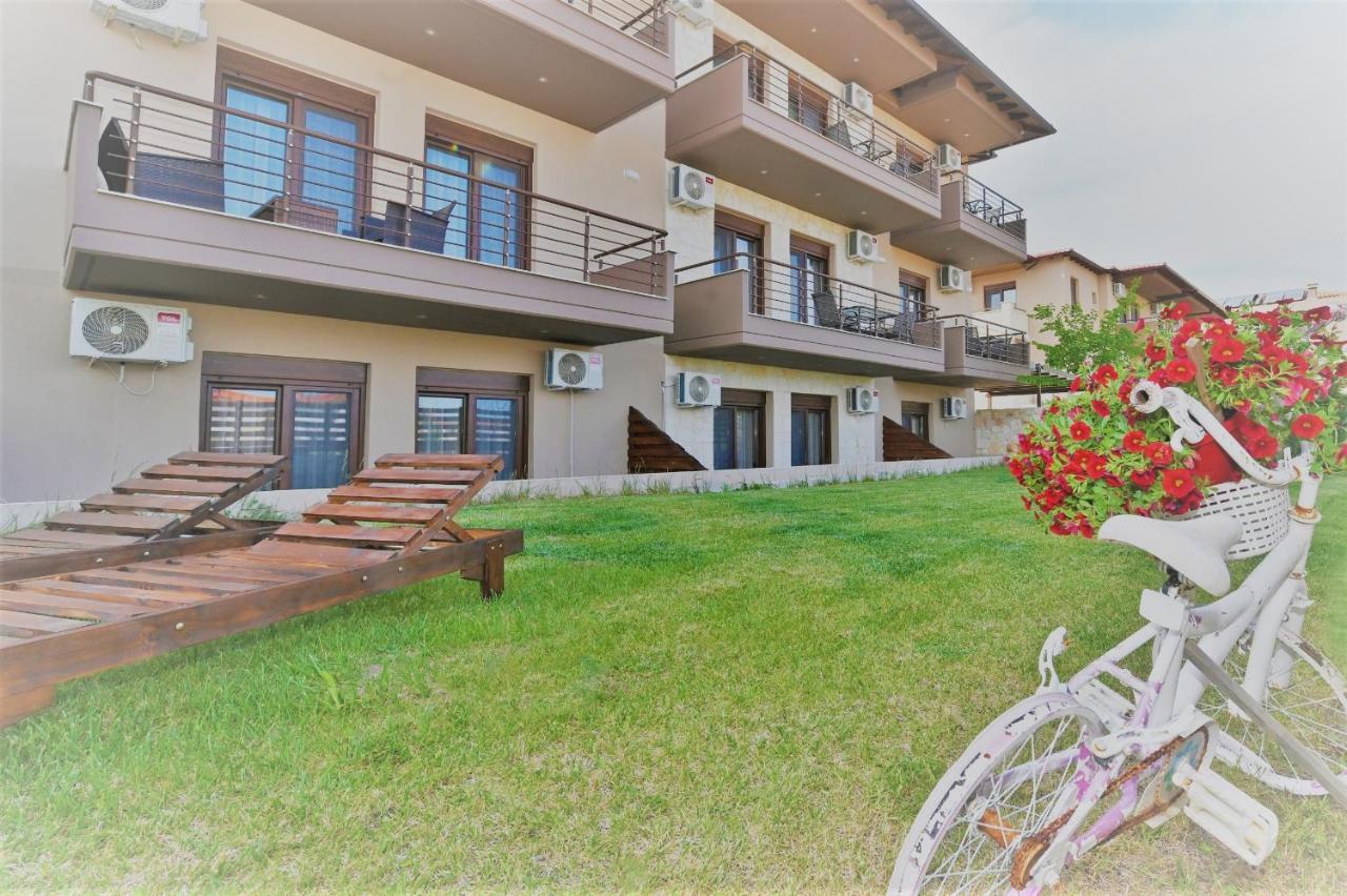 Sinodinos Deluxe Apartments Afytos Eksteriør bilde