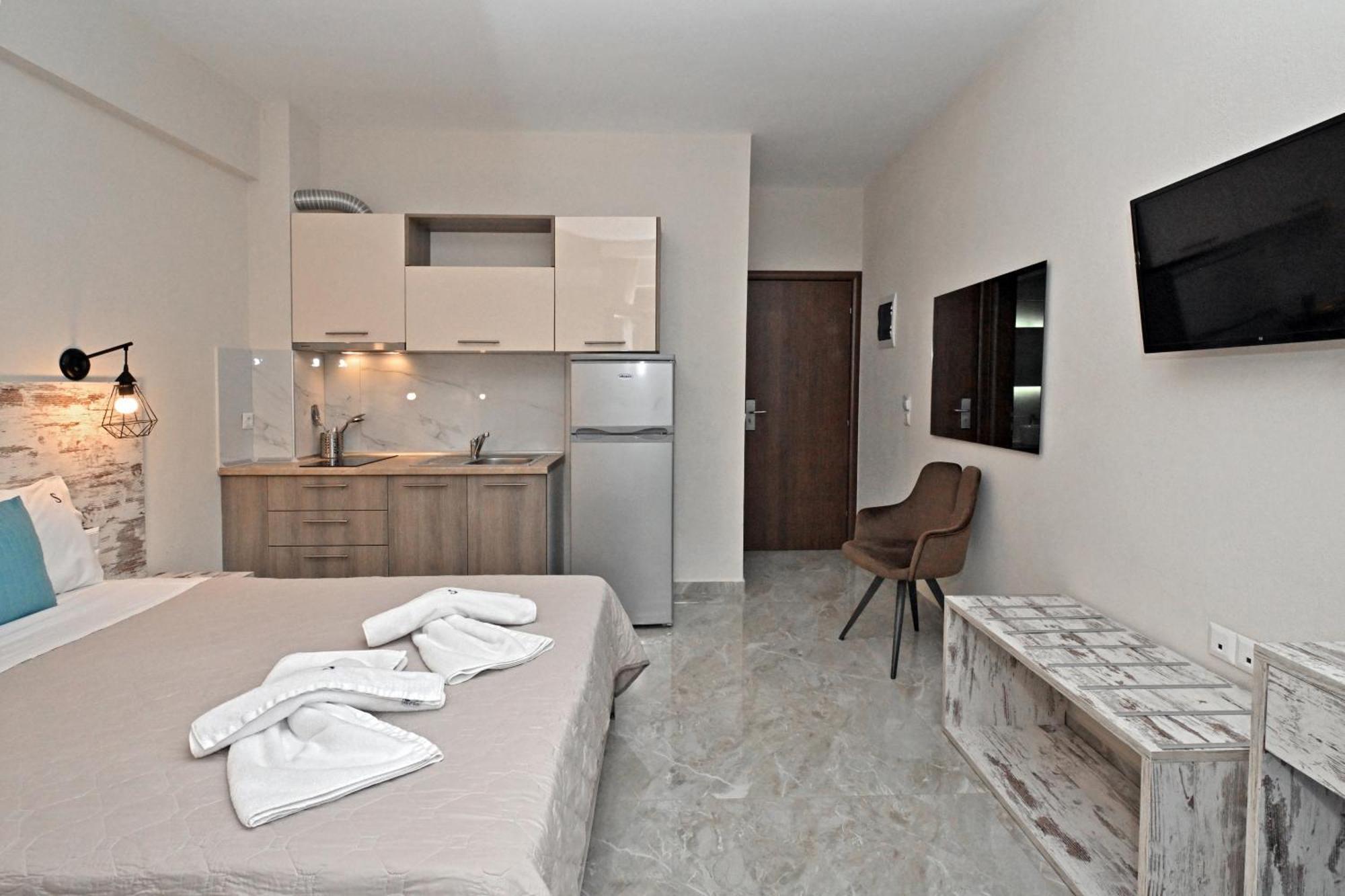Sinodinos Deluxe Apartments Afytos Eksteriør bilde
