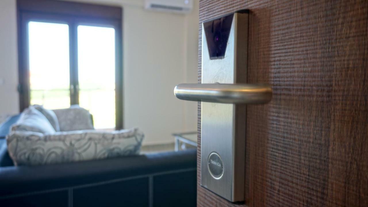 Sinodinos Deluxe Apartments Afytos Eksteriør bilde