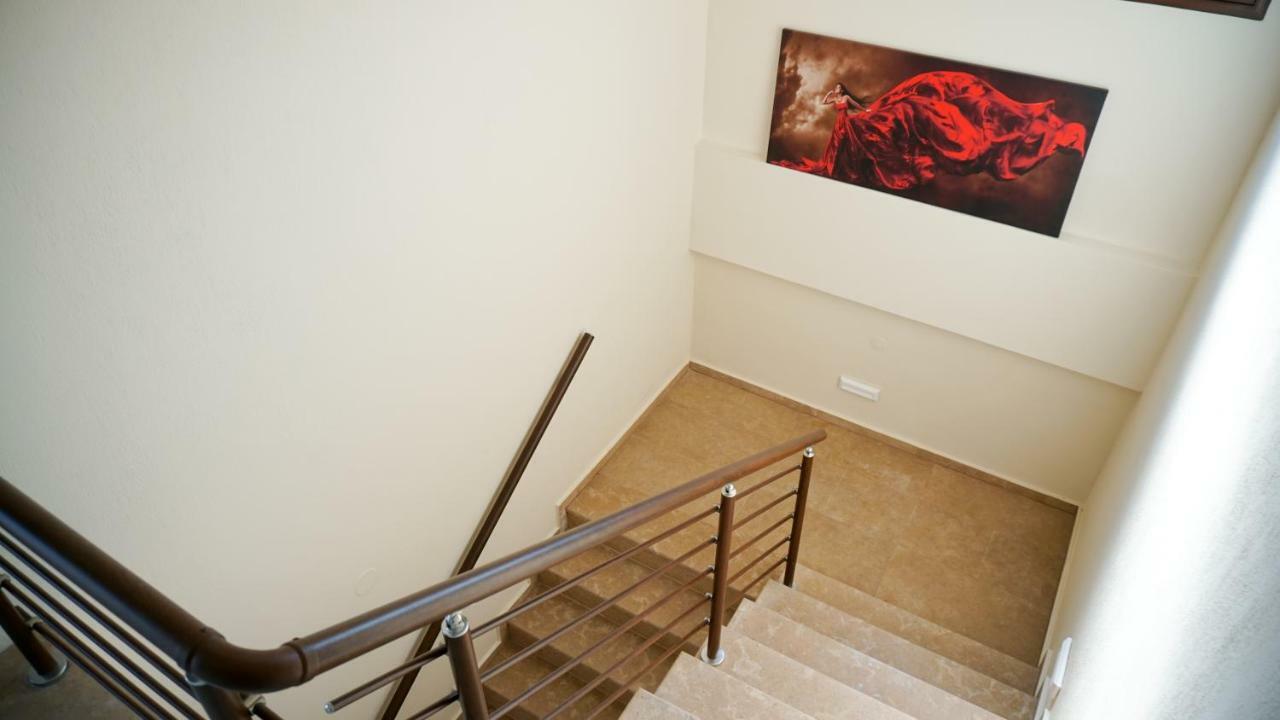 Sinodinos Deluxe Apartments Afytos Eksteriør bilde